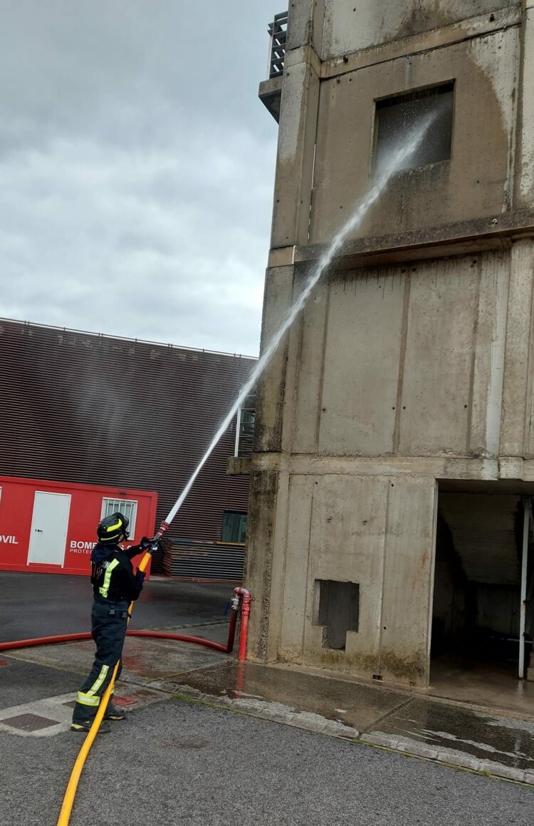 ASELF FORMA A BOMBEROS DEL AYUNTAMIENTO DE SANTANDER