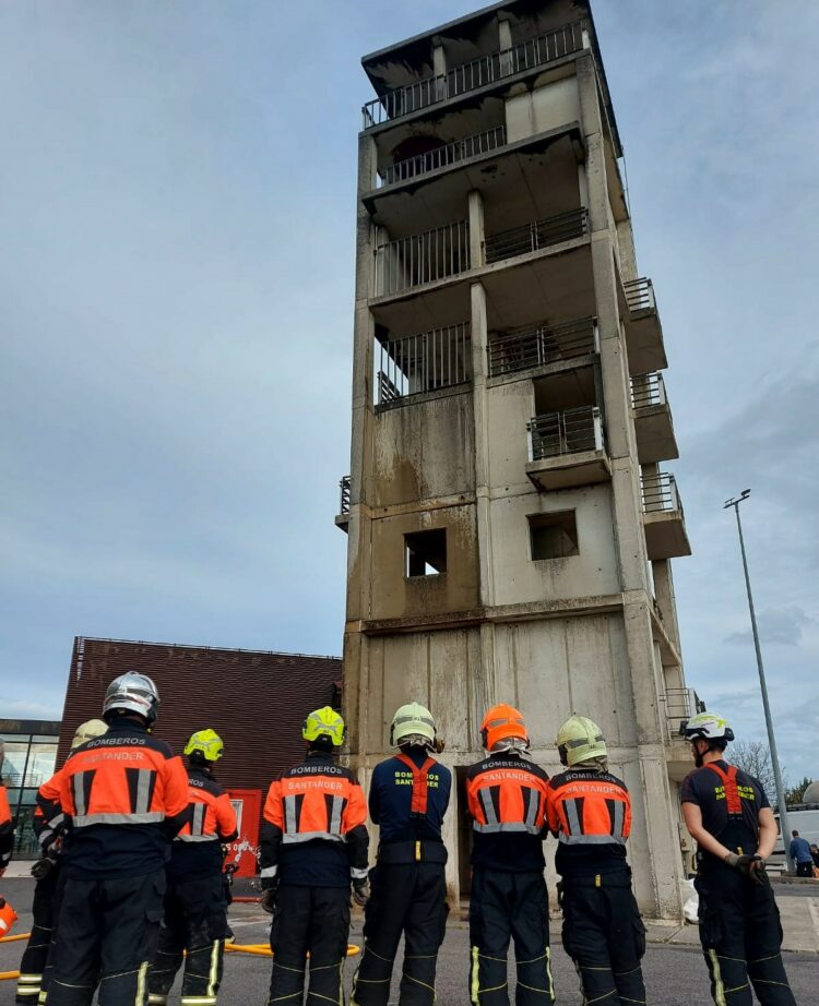 ASELF FORMA A BOMBEROS DEL AYUNTAMIENTO DE SANTANDER