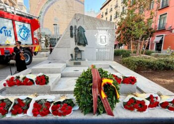 HOMENAJE A LOS DIEZ BOMBEROS FALLECIDOS EN EL INCENDIO DE ALMACENES ARIAS