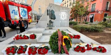 HOMENAJE A LOS DIEZ BOMBEROS FALLECIDOS EN EL INCENDIO DE ALMACENES ARIAS
