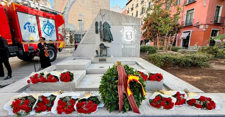 HOMENAJE A LOS DIEZ BOMBEROS FALLECIDOS EN EL INCENDIO DE ALMACENES ARIAS